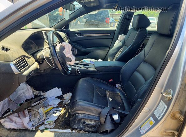 1HGCV1F34KA105144 2019 HONDA ACCORD Silver Вид салону спереду