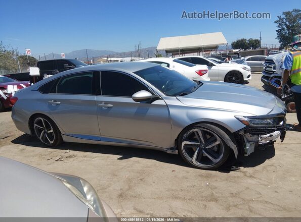 1HGCV1F36JA218740 2018 HONDA ACCORD Серебряный Вид задней части салона