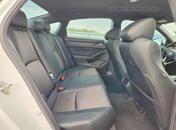 1HGCV1F37JA020216 2018 HONDA ACCORD White Вид задніх сидінь