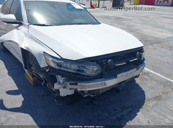1HGCV1F37JA090623 2018 HONDA ACCORD White Вид задньої частини салону