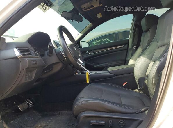 1HGCV1F37KA082202 2019 HONDA ACCORD White Widok wnętrza z przodu