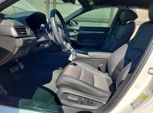 1HGCV1F37KA133519 2019 HONDA ACCORD Белый Вид салона спереди