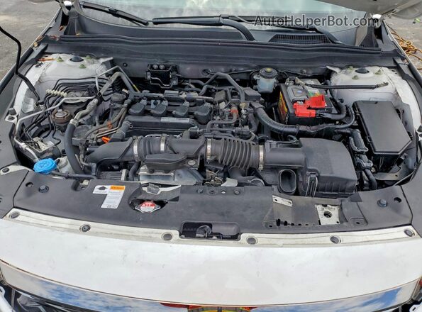 1HGCV1F38JA178001 2018 HONDA ACCORD Белый Вид задней части салона