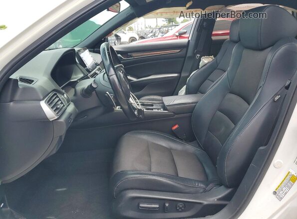 1HGCV1F38JA178001 2018 HONDA ACCORD Белый Вид салона спереди