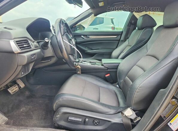 1HGCV1F38JA204015 2018 HONDA ACCORD Черный Вид салона спереди