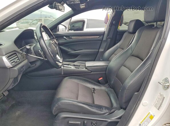 1HGCV1F38JA242392 2018 HONDA ACCORD White Вид салону спереду