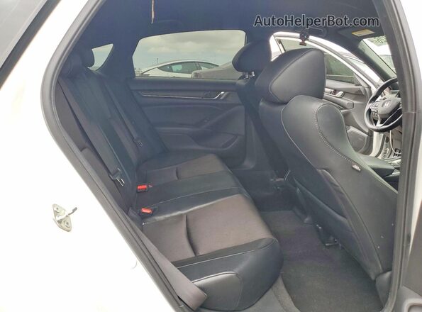 1HGCV1F38JA242392 2018 HONDA ACCORD White Вид задніх сидінь