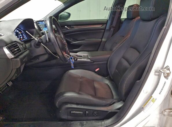 1HGCV1F39KA172791 2019 HONDA ACCORD Белый Вид салона спереди
