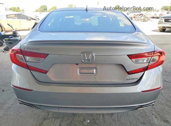 1HGCV1F3XJA252535 2018 HONDA ACCORD Silver Вид ззаду
