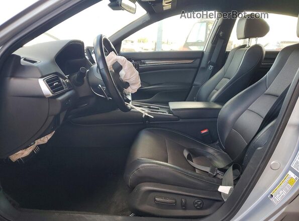 1HGCV1F3XJA252535 2018 HONDA ACCORD Silver Вид салону спереду