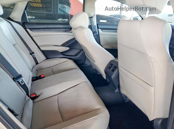 1HGCV1F41JA096202 2018 HONDA ACCORD Silver Vista de los asientos traseros