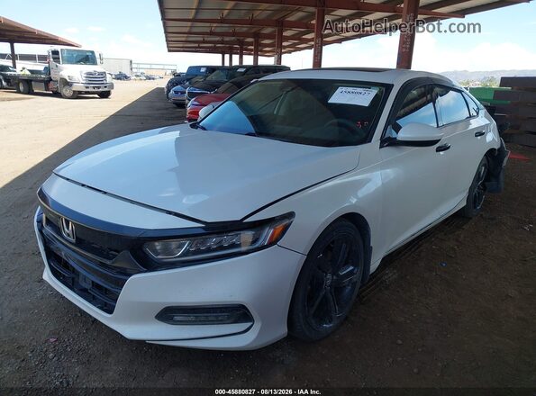 1HGCV1F42JA134780 2018 HONDA ACCORD Белый Передняя левая четверть