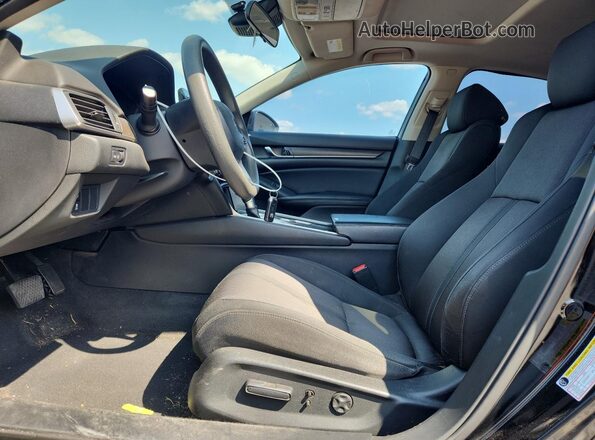 1HGCV1F43JA167111 2018 HONDA ACCORD Black Вид салону спереду
