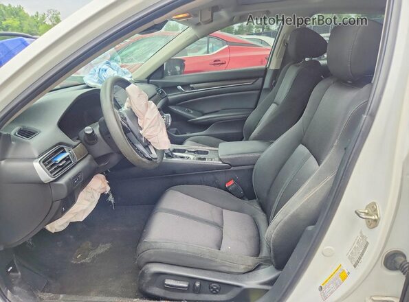 1HGCV1F44KA100552 2019 HONDA ACCORD Белый Вид салона спереди