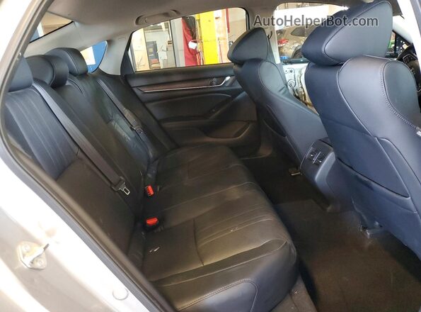 1HGCV1F54JA137494 2018 HONDA ACCORD Silver 