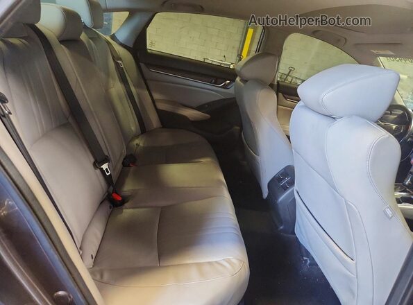 1HGCV1F55JA025951 2018 HONDA ACCORD Gray Widok tylnych siedzeń
