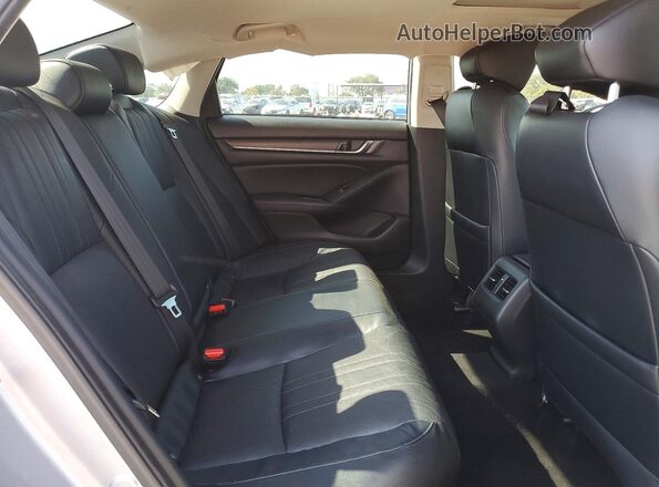 1HGCV1F58JA008612 2018 HONDA ACCORD Silver Հետևի նստատեղերի տեսք