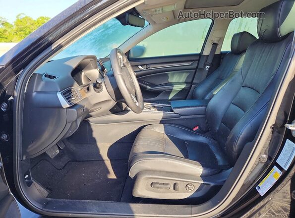 1HGCV1F58JA137398 2018 HONDA ACCORD Black Front interior view