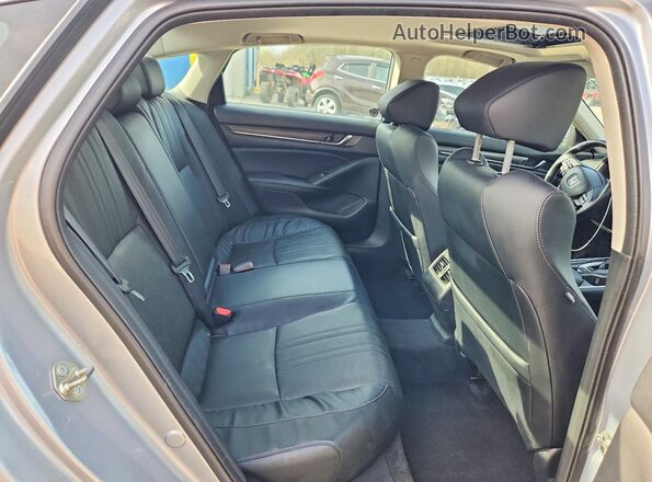 1HGCV1F5XJA212358 2018 HONDA ACCORD Серебряный Вид задних сидений