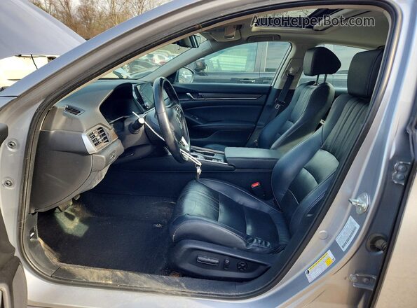 1HGCV1F5XJA212358 2018 HONDA ACCORD Серебряный Вид салона спереди