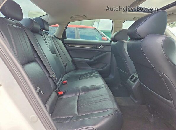 1HGCV1F62JA103983 2018 HONDA ACCORD White უკანა სავარძლების ხედი