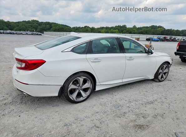 1HGCV1F90JA064062 2018 HONDA ACCORD White Rear right