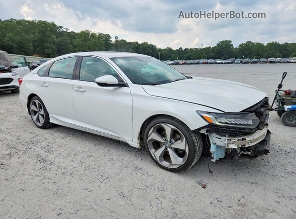 1HGCV1F90JA064062 2018 HONDA ACCORD White Front right