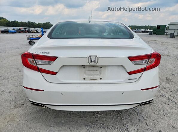 1HGCV1F90JA064062 2018 HONDA ACCORD White Rear view