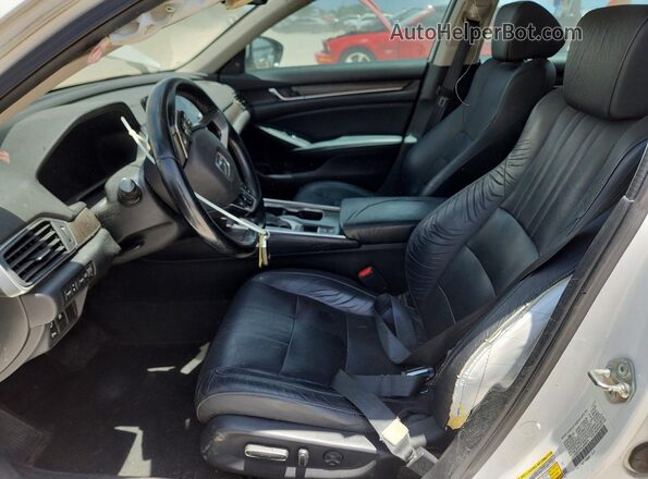 1HGCV1F91JA044676 2018 HONDA ACCORD Серебряный Вид салона спереди