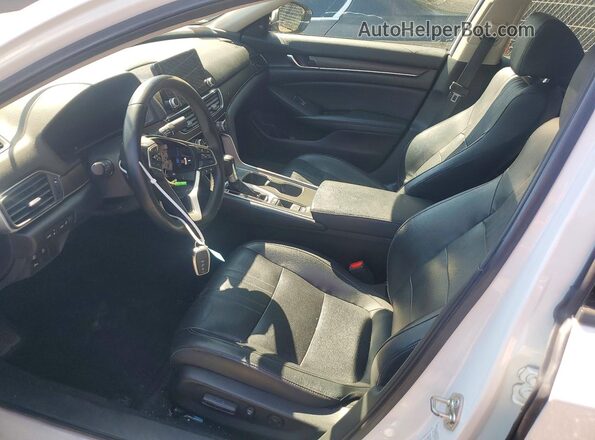 1HGCV1F97JA144068 2018 HONDA ACCORD White Vista interior delantera