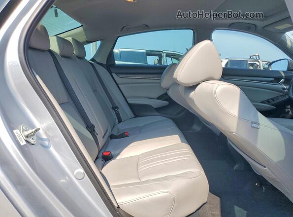 1HGCV1F97JA204995 2018 HONDA ACCORD Silver Հետևի նստատեղերի տեսք