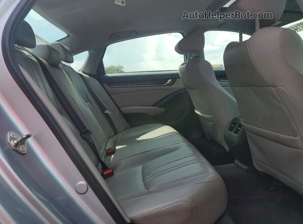 1HGCV1F98JA077769 2018 HONDA ACCORD Silver Вид задніх сидінь