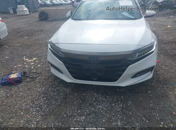1HGCV2F34JA025718 2018 HONDA ACCORD White Vista interior trasera