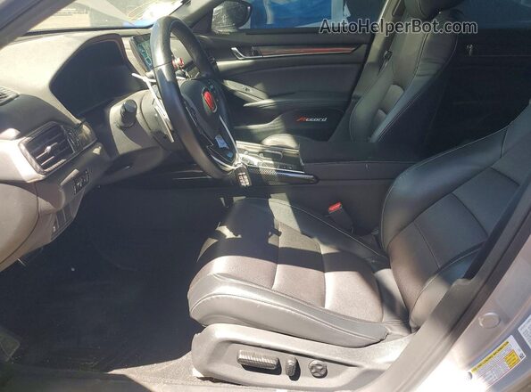 1HGCV2F36JA054556 2018 HONDA ACCORD Серебряный Вид салона спереди