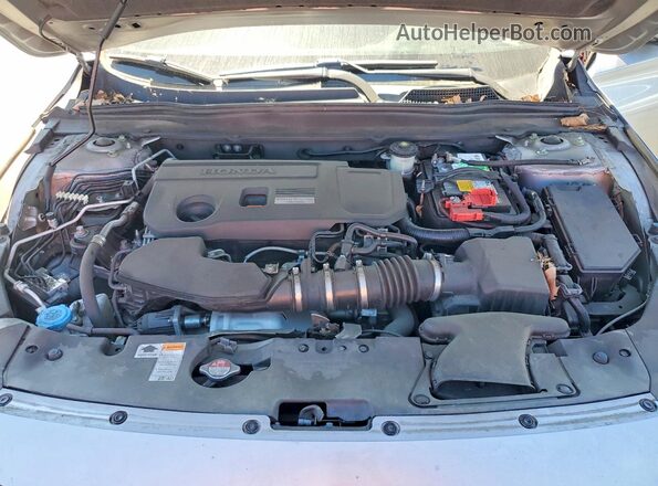 1HGCV2F36JA054556 2018 HONDA ACCORD Серебряный Вид задней части салона