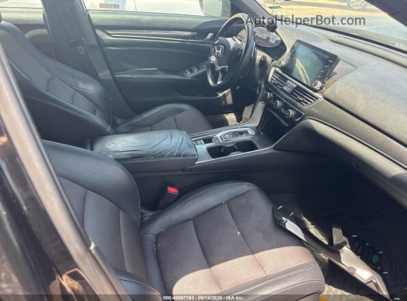 1HGCV2F3XJA037484 2018 HONDA ACCORD  Front interior view