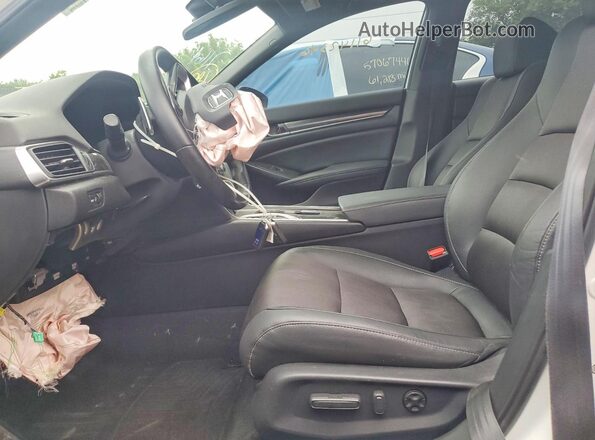 1HGCV2F3XKA001943 2019 HONDA ACCORD White Front interior view