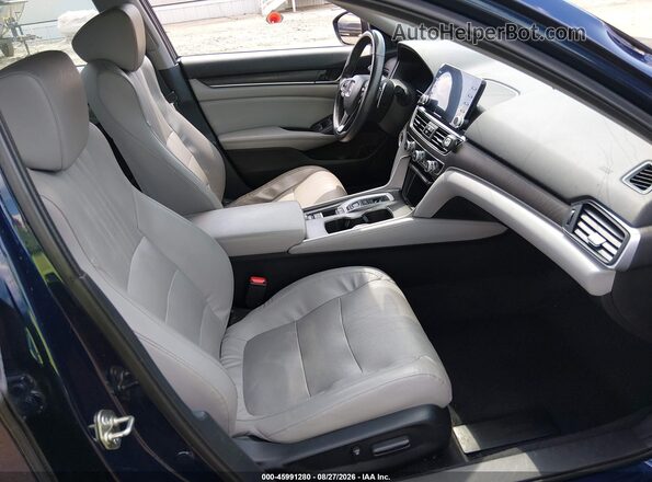 1HGCV2F52JA042339 2018 HONDA ACCORD Blue Вид салону спереду