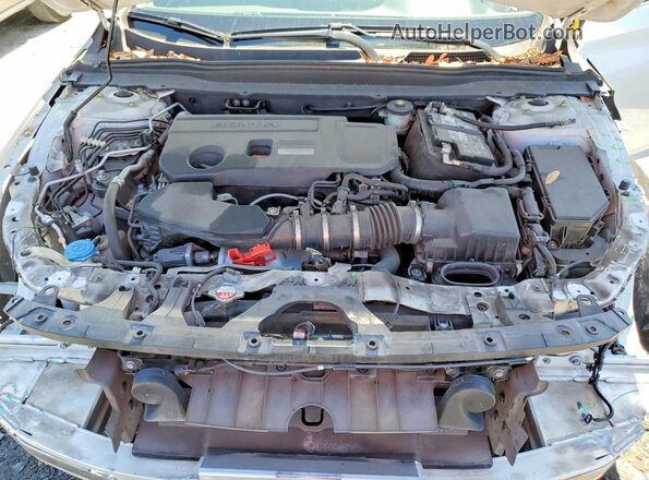 1HGCV2F53JA017837 2018 HONDA ACCORD White Vista interior trasera
