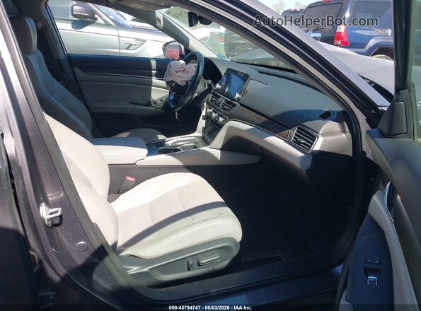 1HGCV2F59JA003425 2018 HONDA ACCORD Серый Вид салона спереди