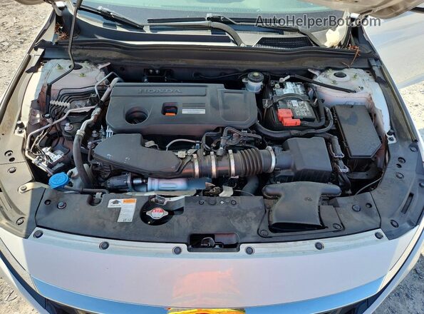1HGCV2F59JA022251 2018 HONDA ACCORD White Widok wnętrza z tyłu