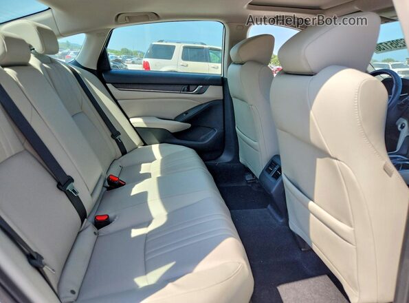 1HGCV2F59JA022251 2018 HONDA ACCORD White Widok tylnych siedzeń