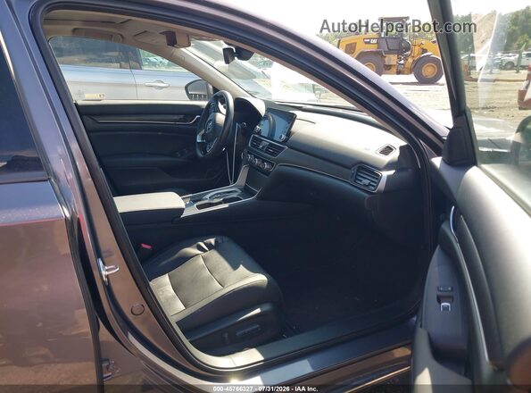 1HGCV2F66JA029070 2018 HONDA ACCORD Серый Вид салона спереди