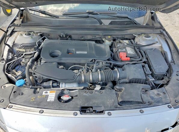 1HGCV2F67JA021107 2018 HONDA ACCORD Серебряный Вид задней части салона