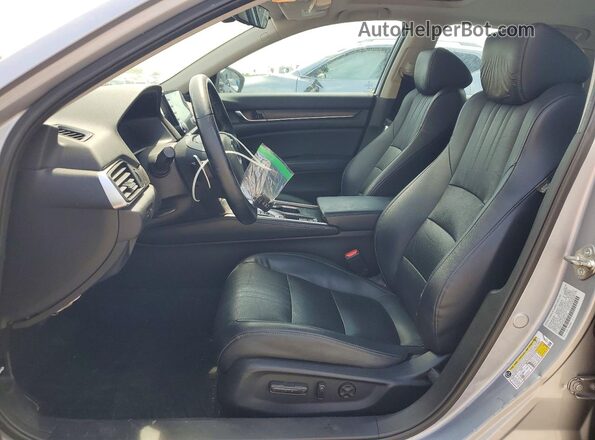 1HGCV2F67JA021107 2018 HONDA ACCORD Серебряный Вид салона спереди