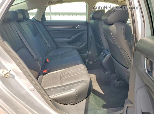 1HGCV2F67JA021107 2018 HONDA ACCORD Серебряный Вид задних сидений