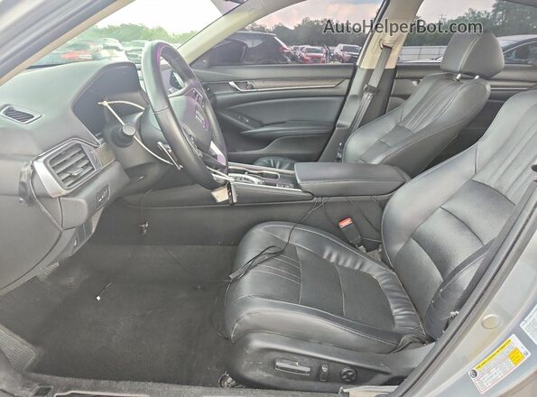1HGCV2F67JA037792 2018 HONDA ACCORD Silver Widok wnętrza z przodu