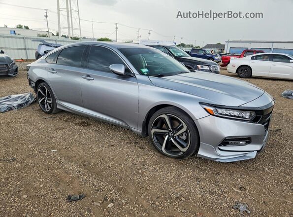 1HGCV2F67JA037792 2018 HONDA ACCORD Silver Przód prawy