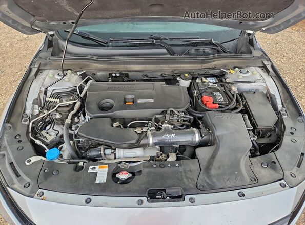 1HGCV2F67JA037792 2018 HONDA ACCORD Silver Widok wnętrza z tyłu
