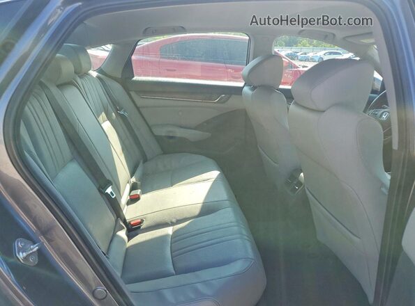1HGCV2F6XJA004074 2018 HONDA ACCORD Gray Вид задніх сидінь